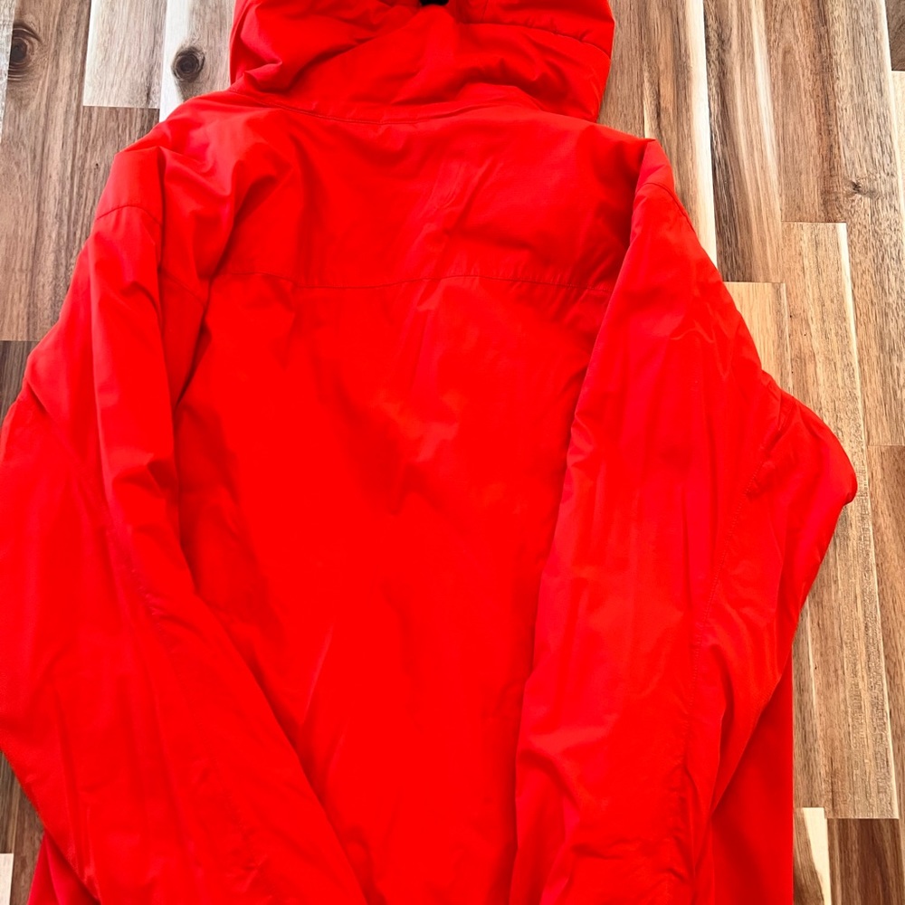 Arc'teryx Atom LT Insulated Hoodie - Men's size Medium Red